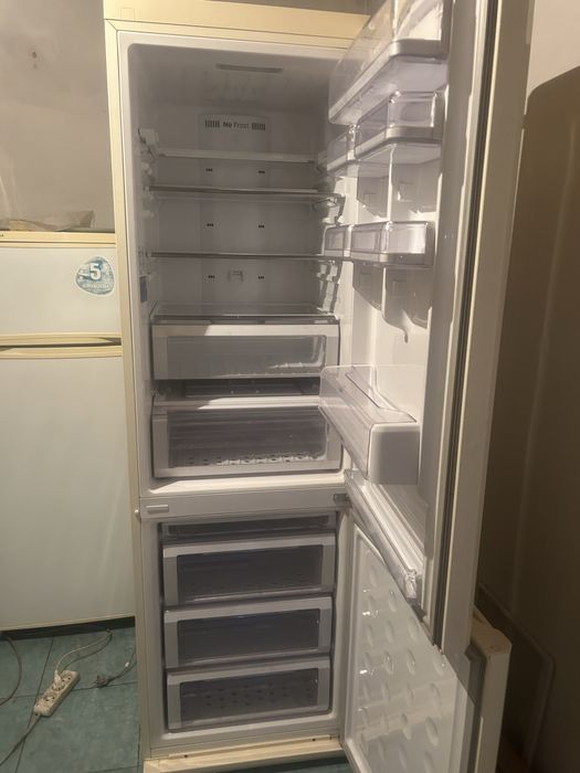 Продам холодильник Самсунг