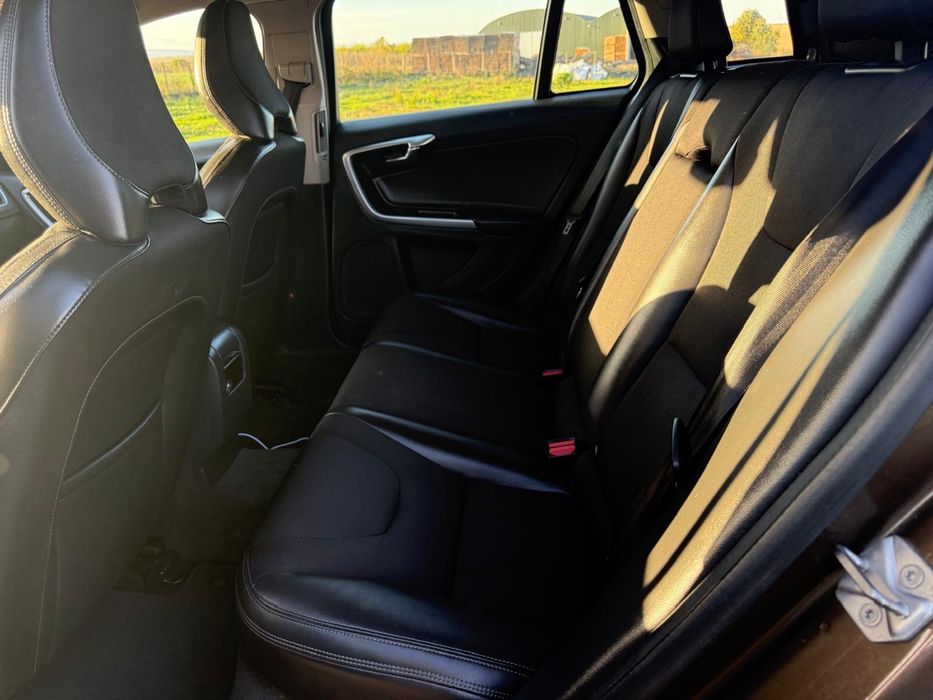 Volvo V60 Cross Country 2016