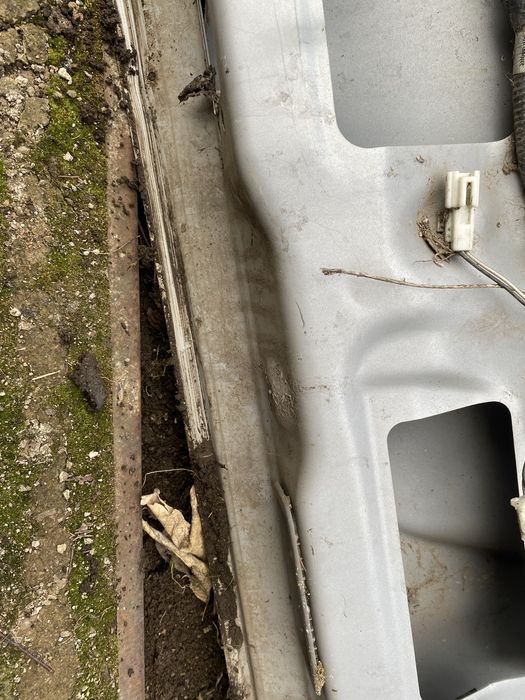 Дверь багажника mazda tribute