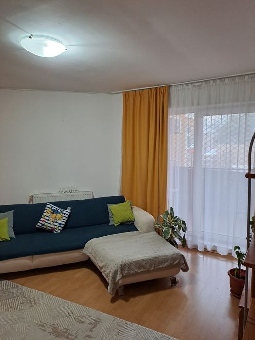 Închiriez ap.2 camere mall