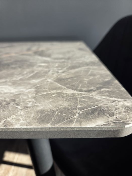 Трапезна маса от мрамор