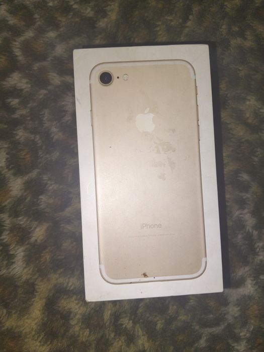 Айфон 7 с коробкой