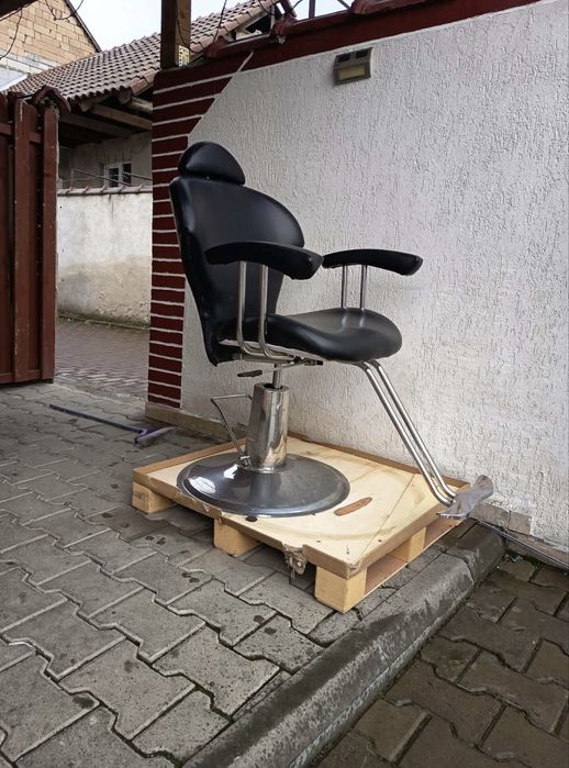 Scaun Frizerie in stare foarte buna