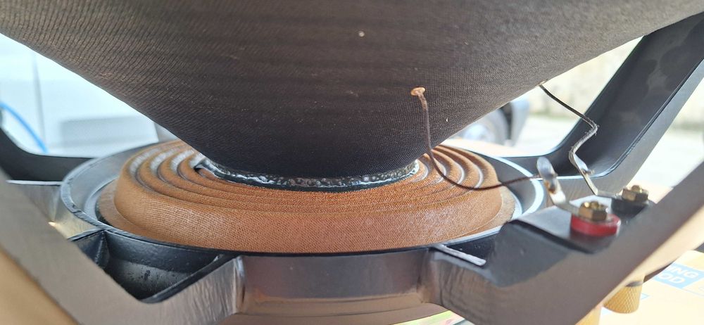 2 броя бас каси 18 инча 600w 4 ома  шперплат