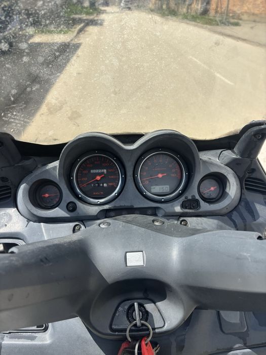 Продавам Хонда 250