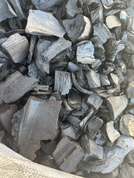 Продам уголь древесный в мешках