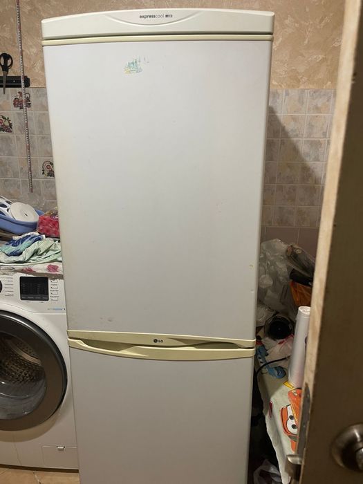 Продаётся холодильник LG