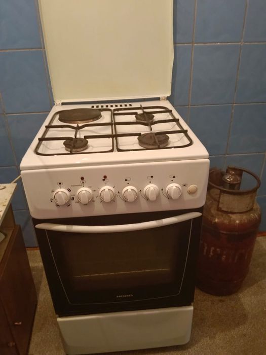 Продам газовую плиту