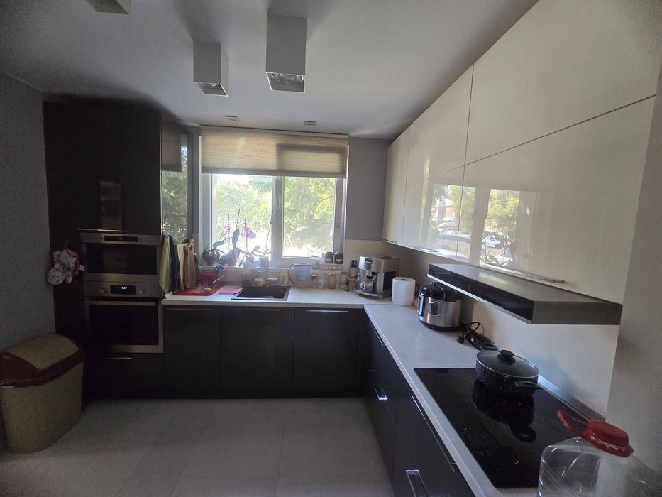 Продава се Тристаен апартамент в Бургас, Славейков - 98 кв.м за 1888 €/кв.м - Снимка #2