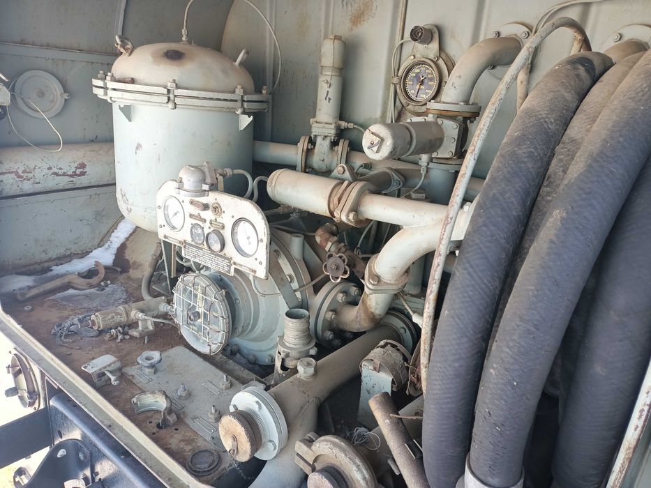 Продам Урал-топливозаправщик