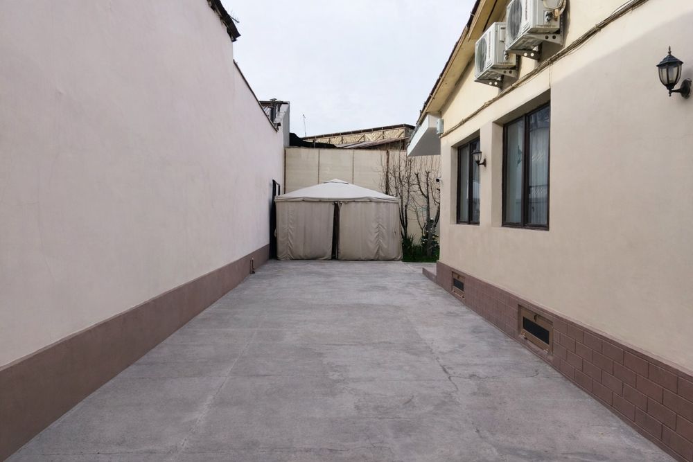 Продаётся жилой дом 4.2 сотки, фасад 15 м, ул. Бехзода