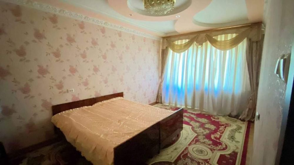 3 xonali srochna sotiladi