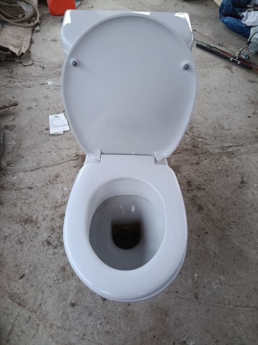 Продам унитаз Vitra