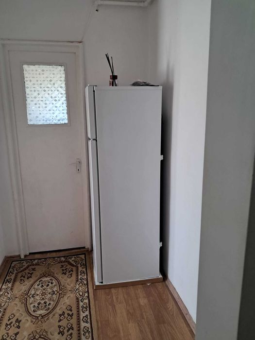 Garsonieră de închiriat.