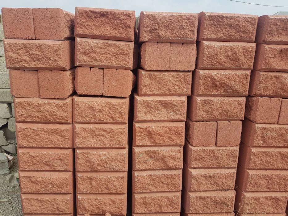 Рванный шлакоблоки