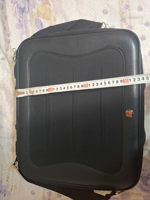 Бизнес чанта за лаптоп и документи.