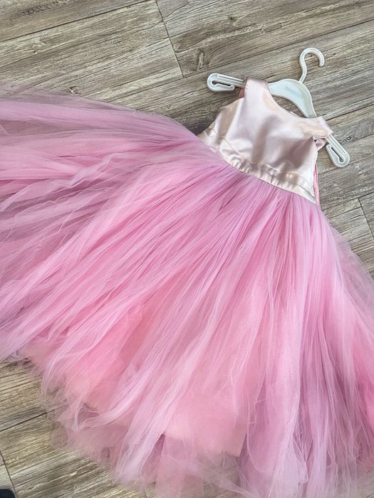 Продам детские платья с 2х лет до 7