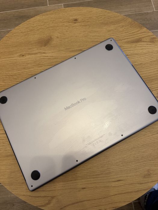MacBook Pro 1TB (2021)