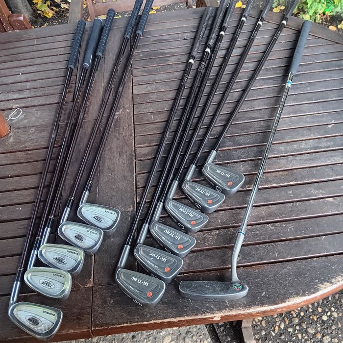 Две чанти със стикове за голф