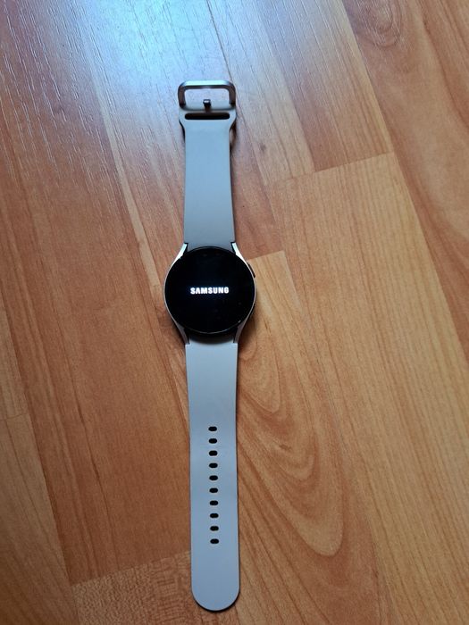 Samsung watch 4- 40 mm