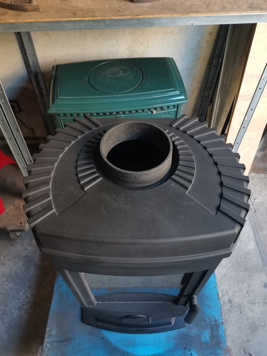 Чугунена печка / камина на дърва