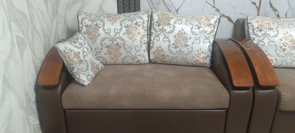 Малый и большой диван