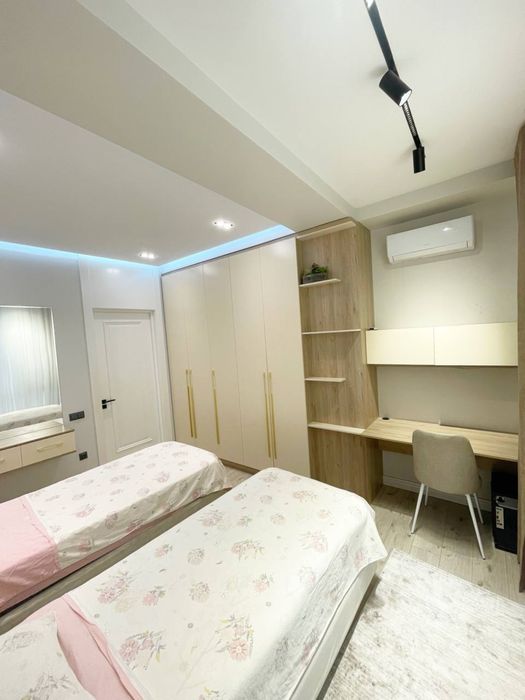 Продается квартира новостройка  ж/к E-ONE на против Piramit tower