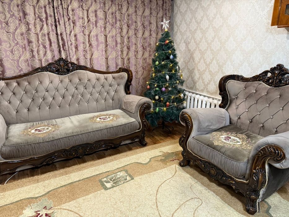 Продам диван и два кресла