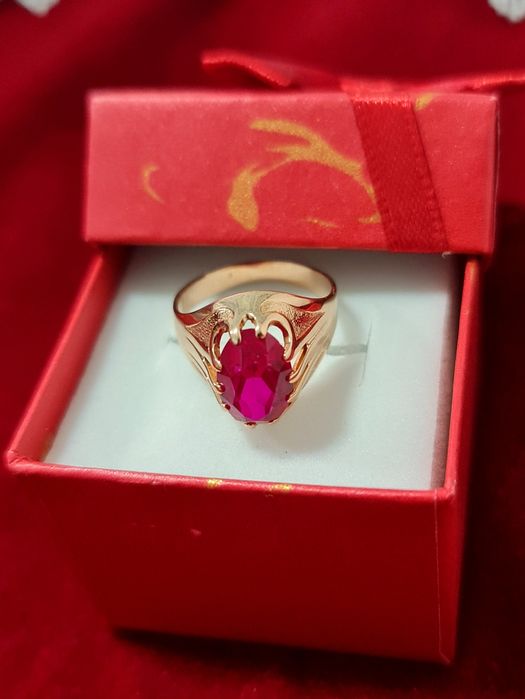 Золотое кольцо 583 пробы с рубином