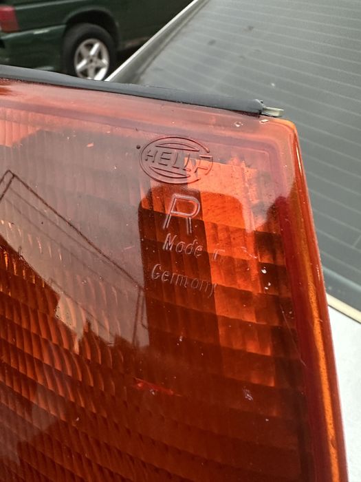 Продам поворотник ауди С4 100