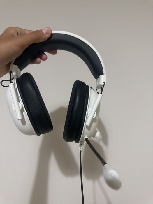 Razer BlackShark V2 белая