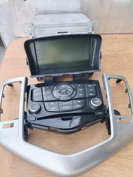 Продам на Шевроле Круз подходит