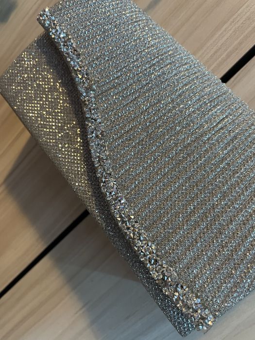 Офицялна чантичка