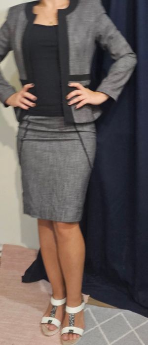 Costum Nissa cu căptușeală, în stare bună, potrivit pentru marimi xs/s.