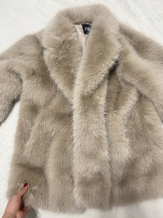 Продам эко шубу , очень красивая, теплая