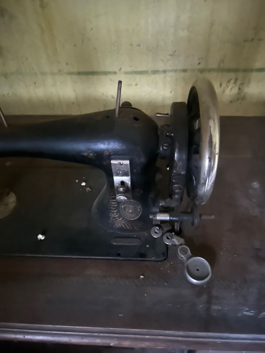 Крачна шивашка машина