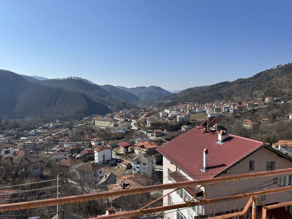 Продава се Етаж от къща в с. Средногорци, Област Смолян - 130 кв.м за 693 €/кв.м - Снимка #2