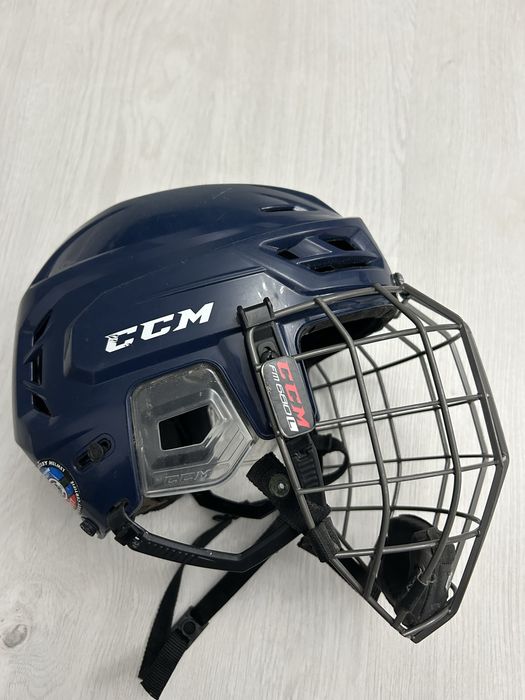 Хоккейный комплект продам Канада