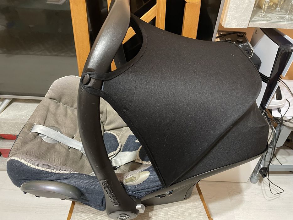 Столче за кола за новородено Maxi Cosi