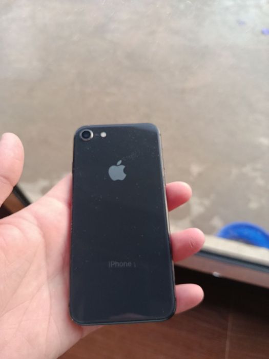 Iphone 8  64 talik