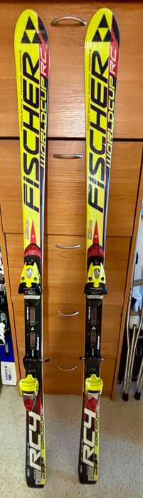 3 чифта ски; цена в описанието;