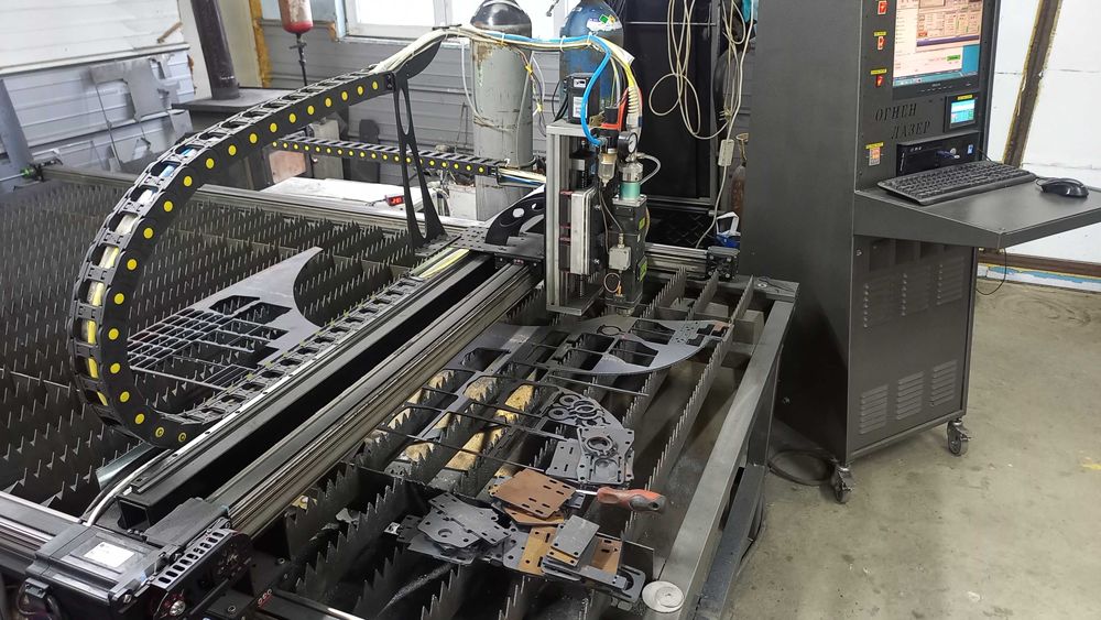 CNC,ЦНЦ, ЦПУ Машина за лазерно рязане на метали