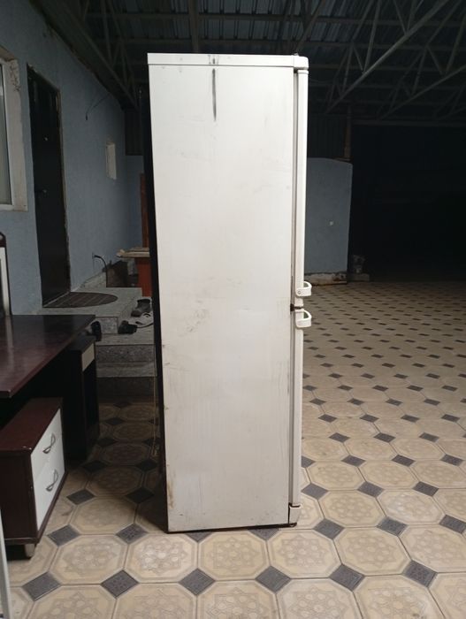 Холодильник продается работает