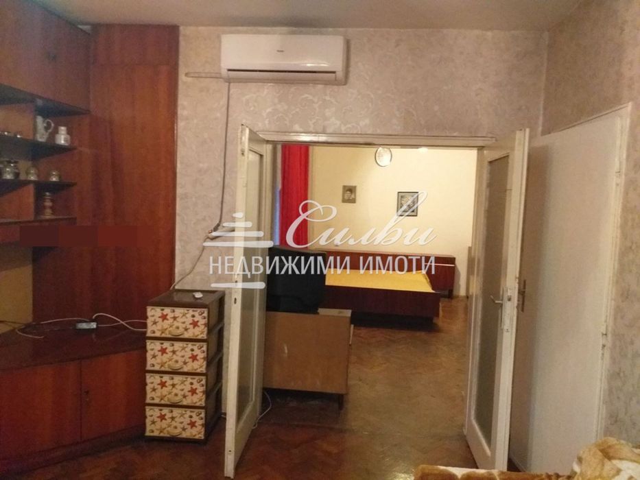 Продава се Четиристаен апартамент в Шумен, Томбул джамия - 125 кв.м за 574 €/кв.м - Снимка #5