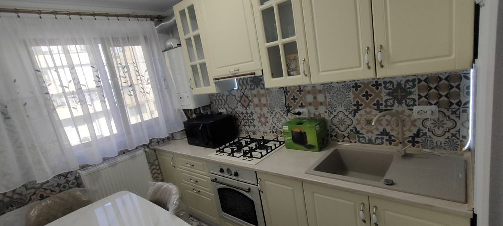 Apartament central 3 camere Et.1
