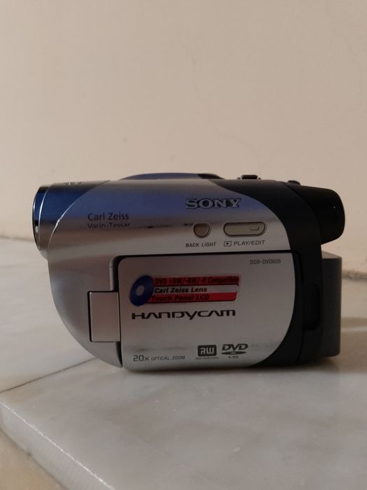 Panasonic kamera,20x zoomga oladi,srochno pul kerak, holati yangi