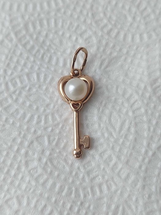 Продам золотую подвеску 585