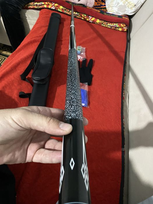 Продается Новый кии для бильярда