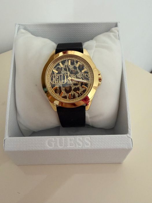 Нов Часовник Guess