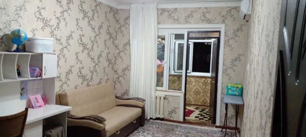 2 xonali kvartira 3 qilingan 2 ta balkonli, Sebzor Taxtapul  sotiladi.